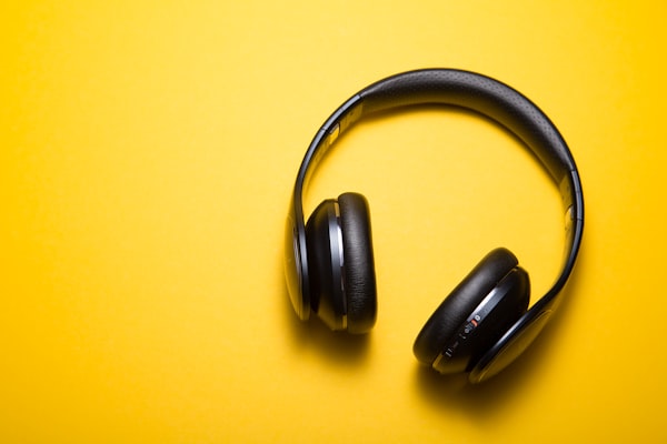 Wireless Bluetooth Noise-Cancelling Headphones